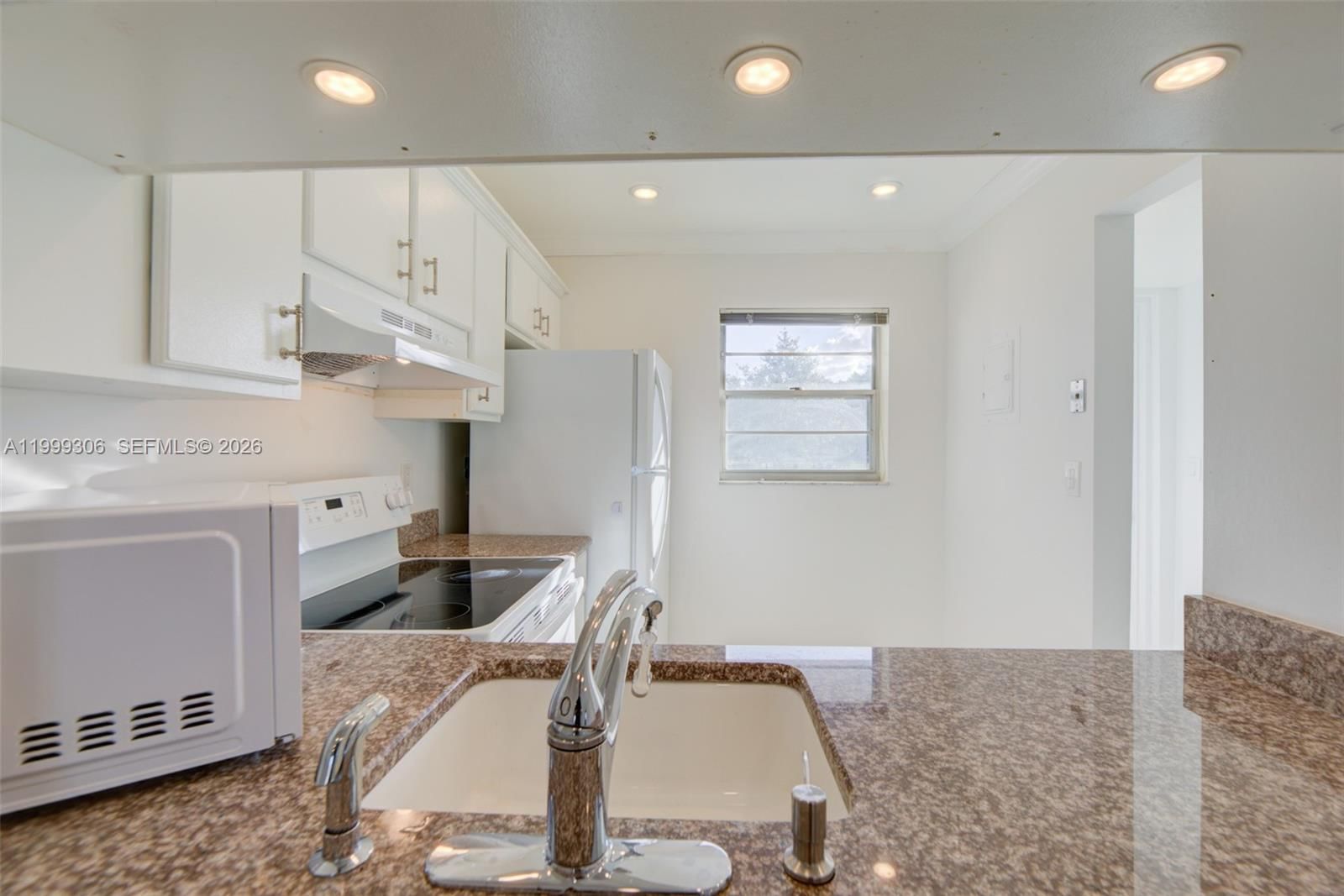 Real estate property located at 9311 Orange Grove Dr #211, Broward, Poinciana 14 Pine Island, Davie, FL