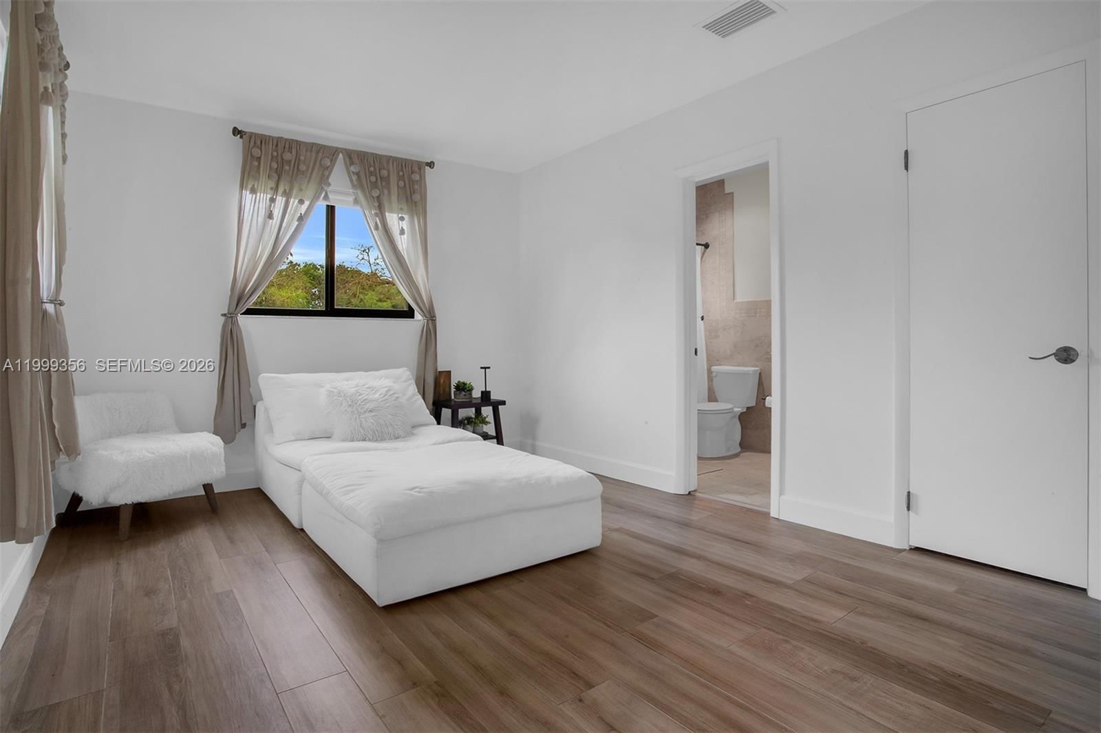 Real estate property located at 5520 163rd Ave, Broward, Chambers Land Co Sub Se1/, Southwest Ranches, FL