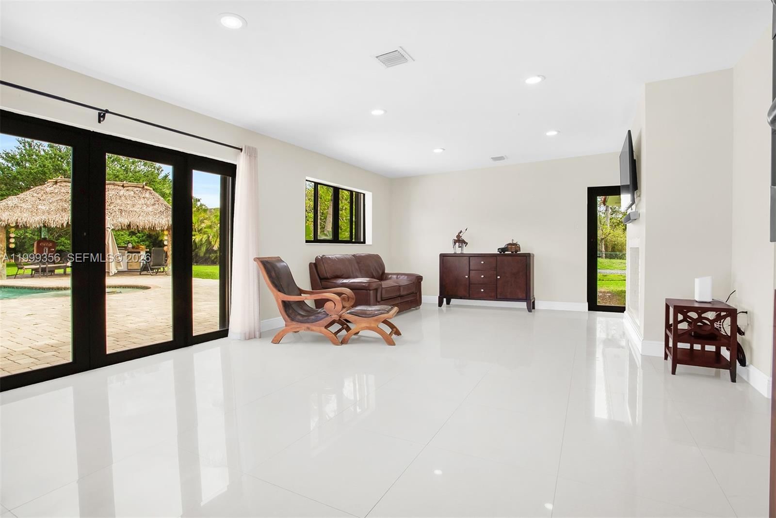 Real estate property located at 5520 163rd Ave, Broward, Chambers Land Co Sub Se1/, Southwest Ranches, FL