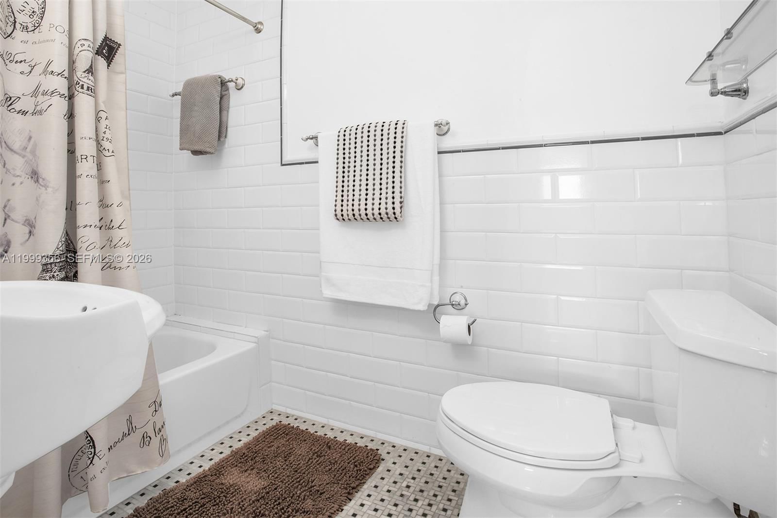 Real estate property located at 5520 163rd Ave, Broward, Chambers Land Co Sub Se1/, Southwest Ranches, FL