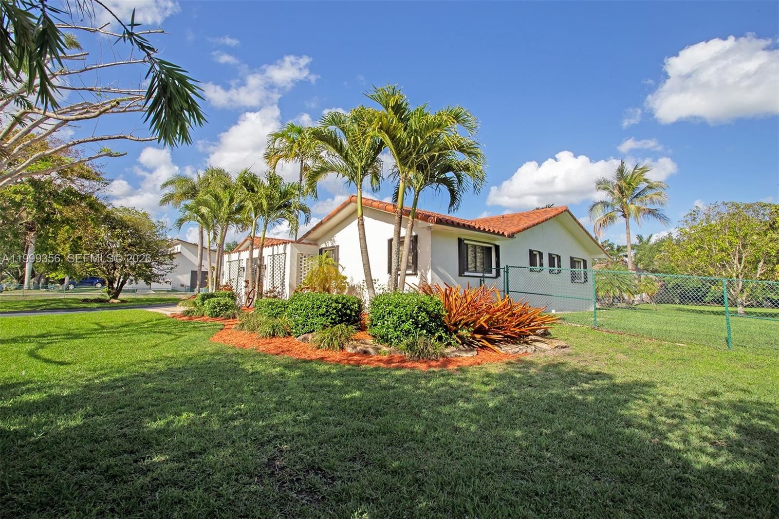 Real estate property located at 5520 163rd Ave, Broward, Chambers Land Co Sub Se1/, Southwest Ranches, FL