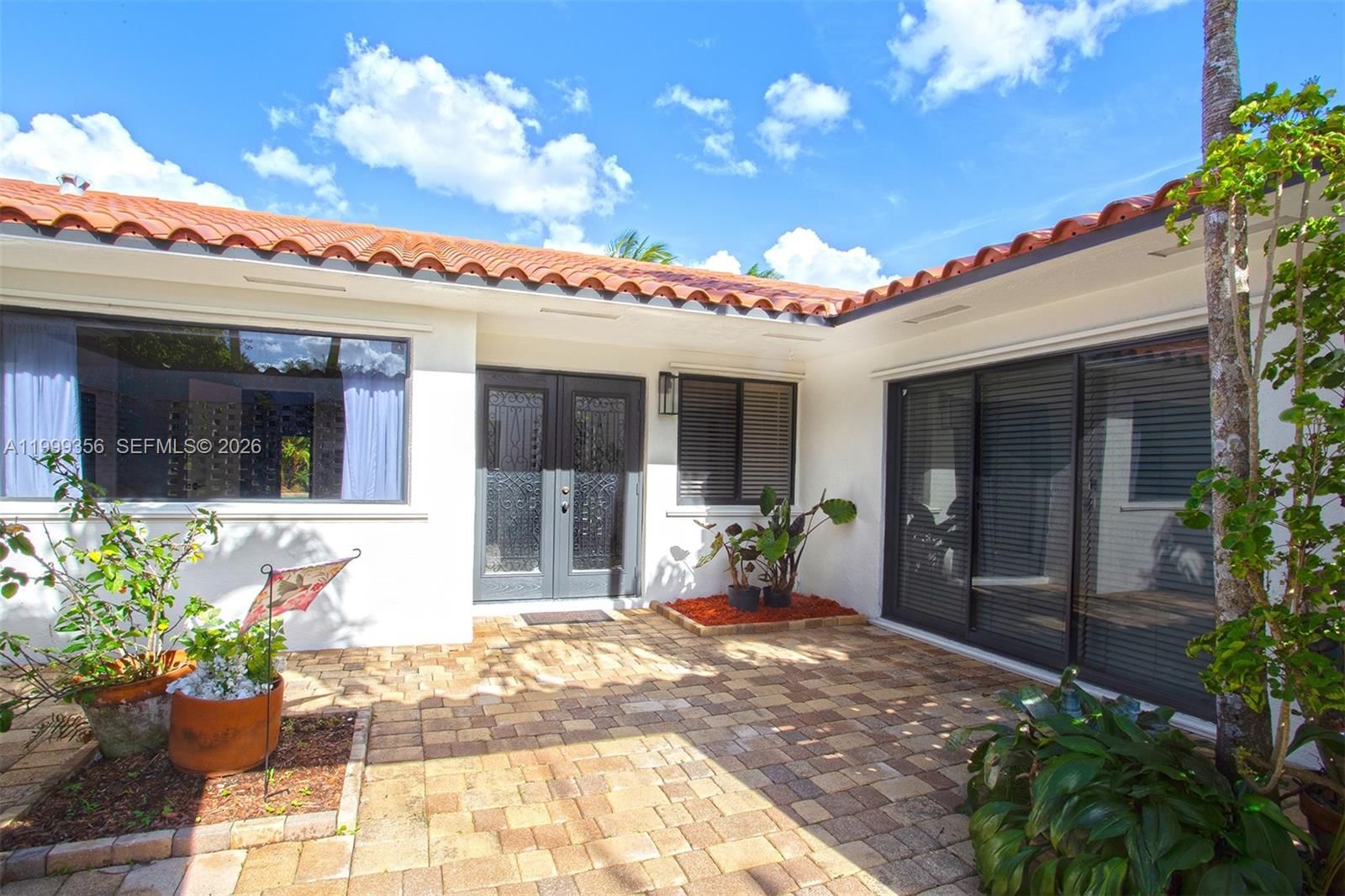 Real estate property located at 5520 163rd Ave, Broward, Chambers Land Co Sub Se1/, Southwest Ranches, FL