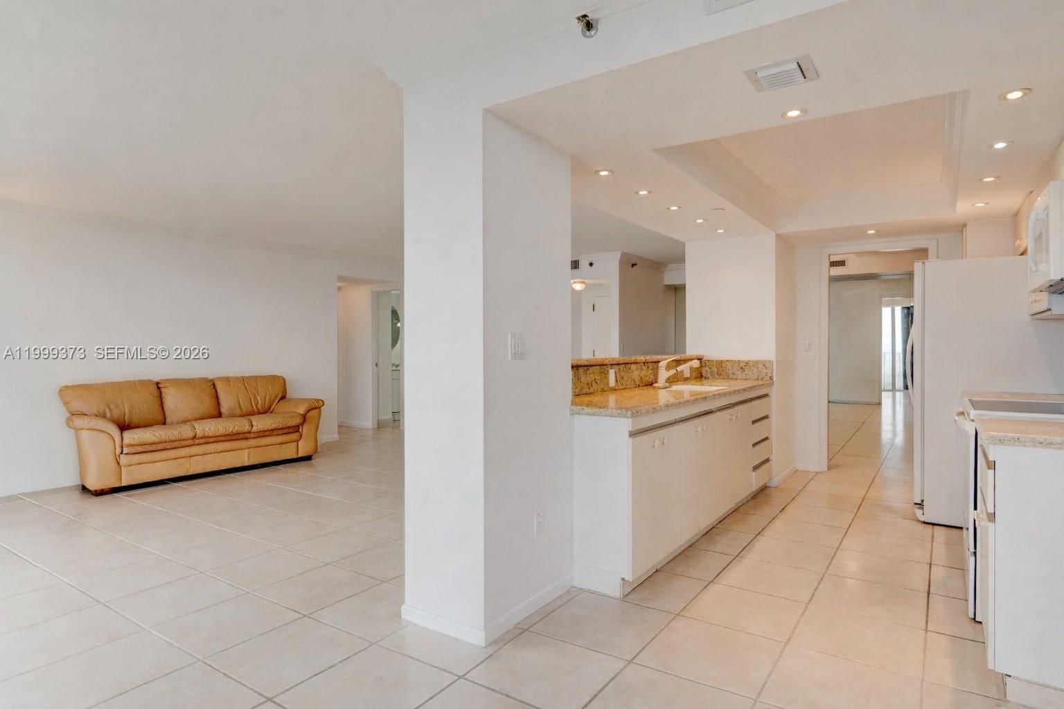 Real estate property located at 4000 Towerside Ter #908, Miami-dade, The Towers Of Quayside Co, Miami, FL