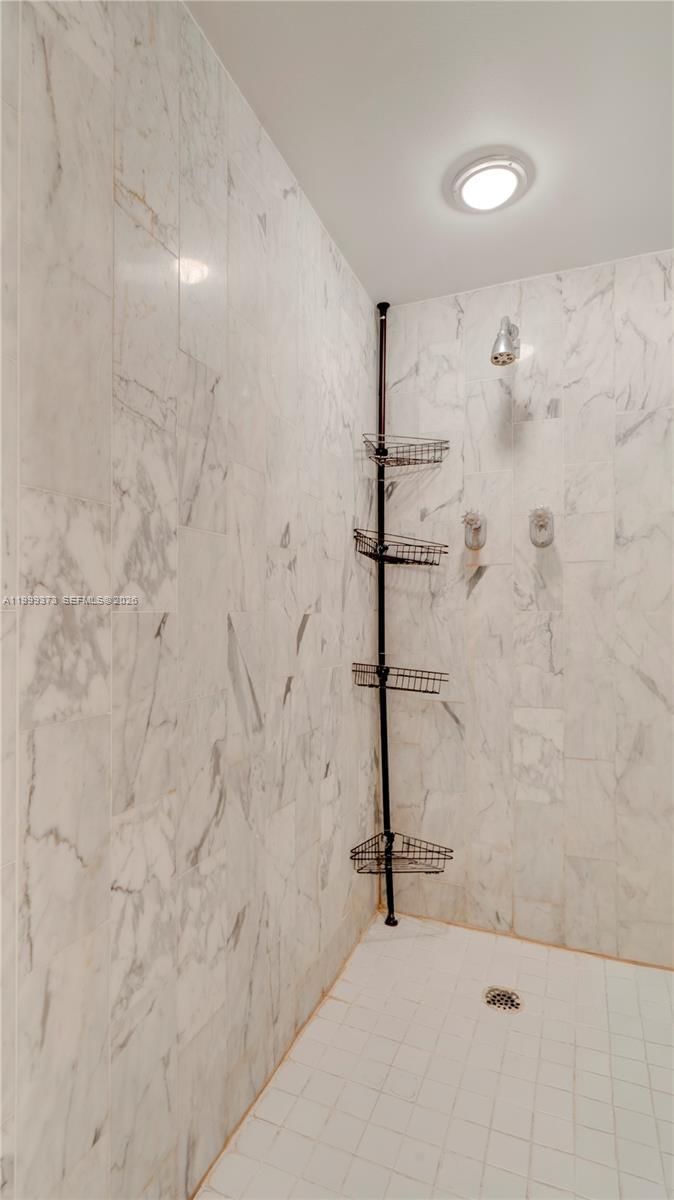 Real estate property located at 4000 Towerside Ter #908, Miami-dade, The Towers Of Quayside Co, Miami, FL