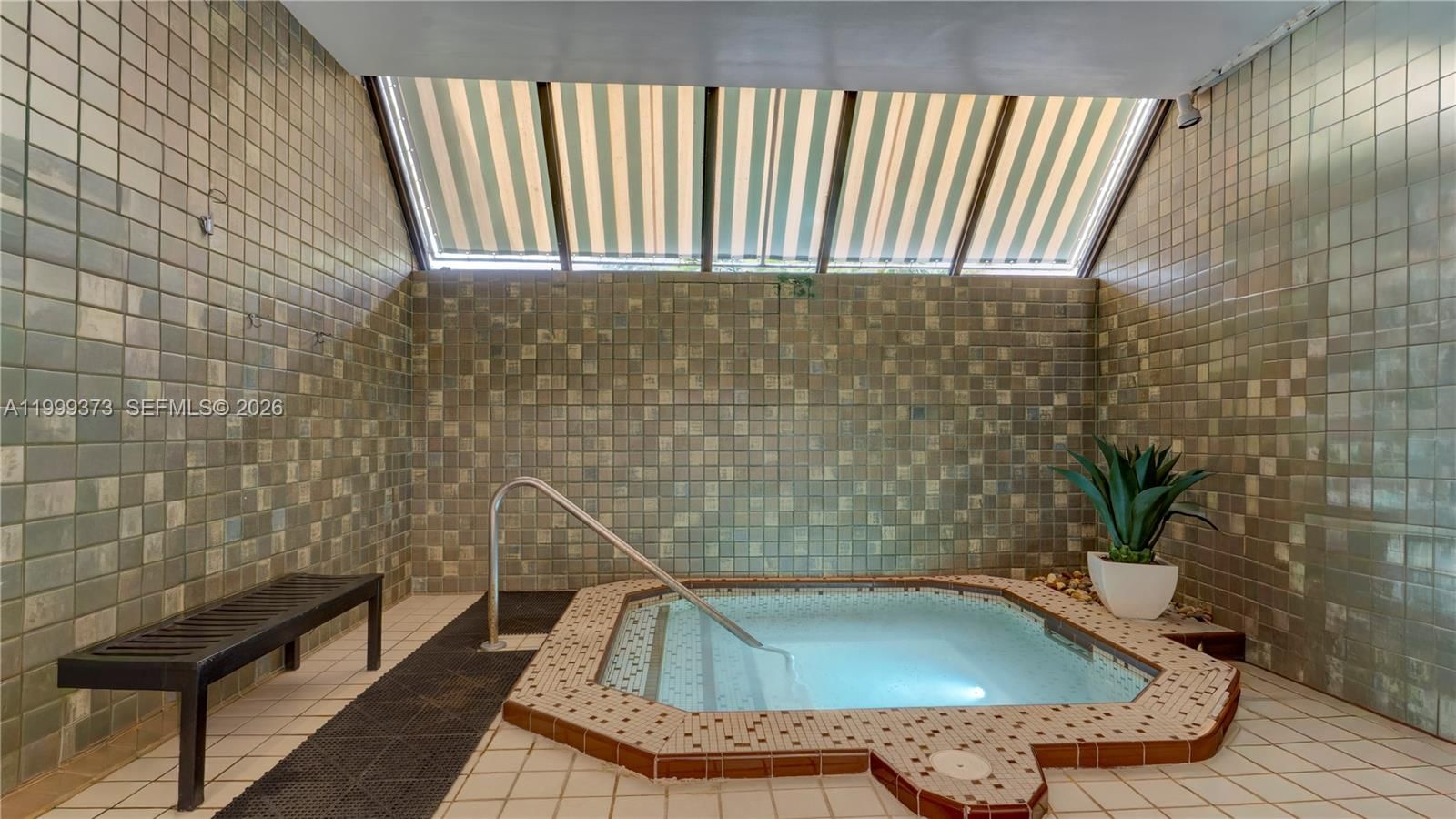 Real estate property located at 4000 Towerside Ter #908, Miami-dade, The Towers Of Quayside Co, Miami, FL