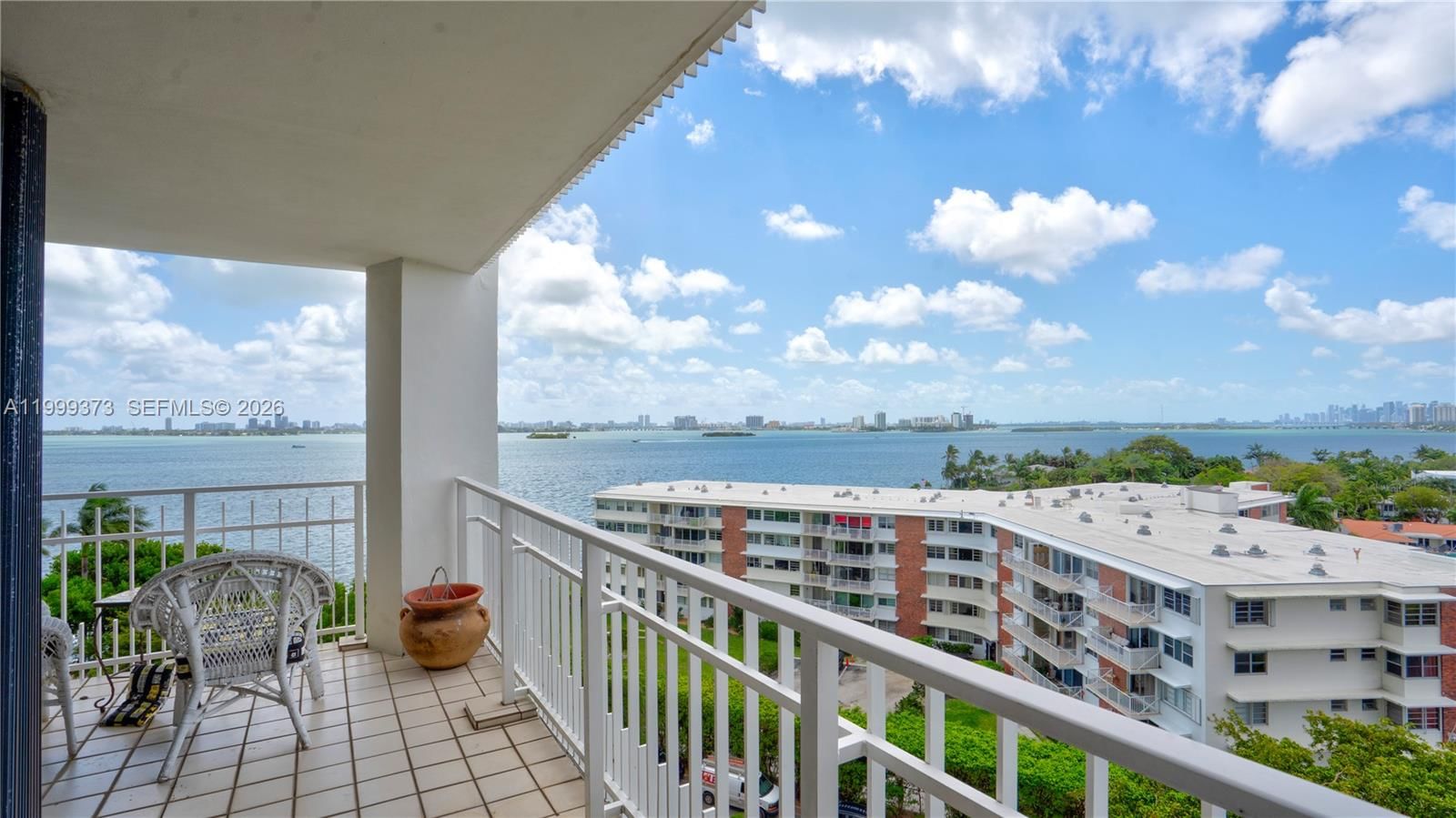Real estate property located at 4000 Towerside Ter #908, Miami-dade, The Towers Of Quayside Co, Miami, FL