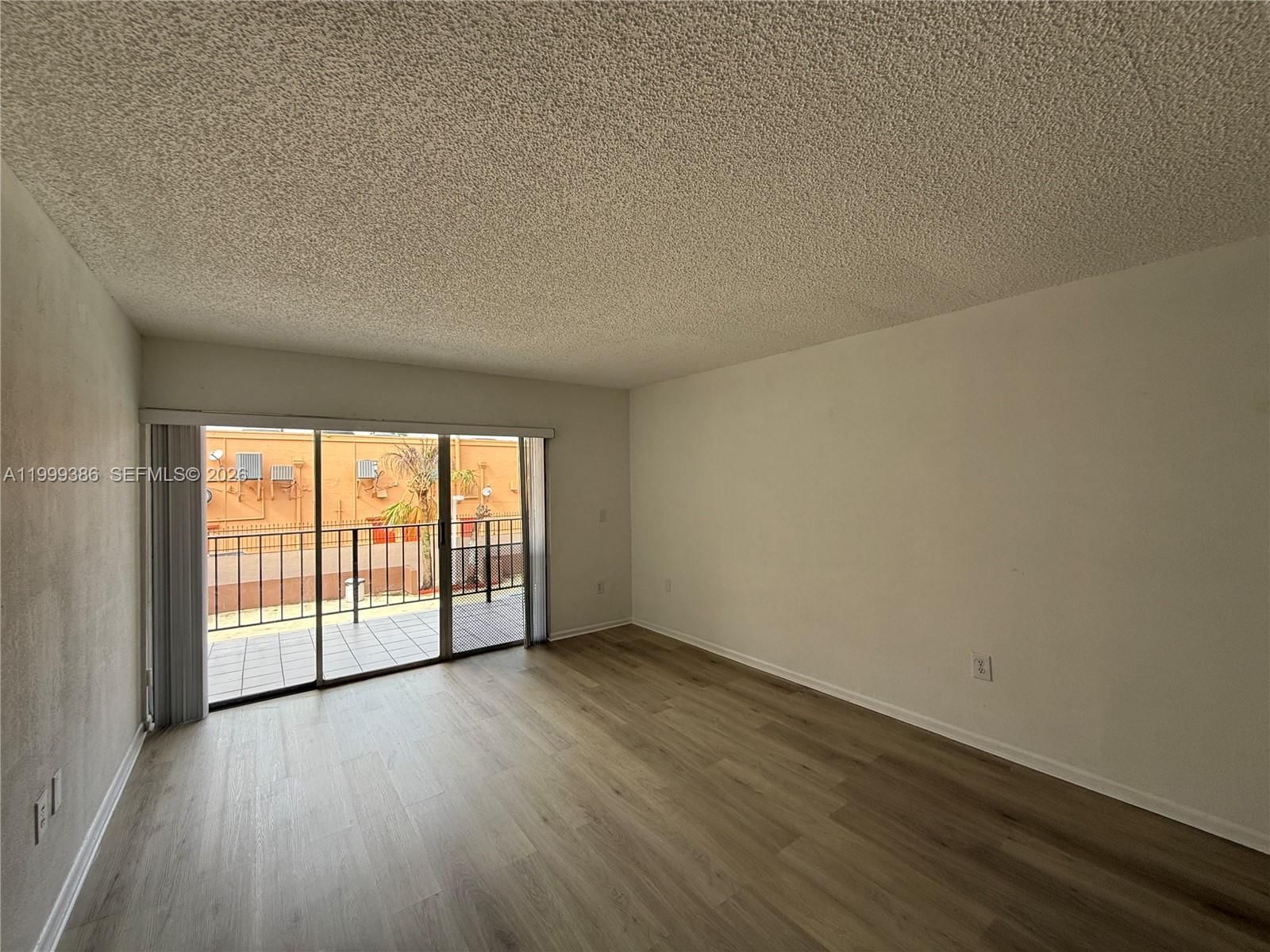 Real estate property located at 1900 68th St B203, Miami-dade, Los Arboles Condo, Hialeah, FL