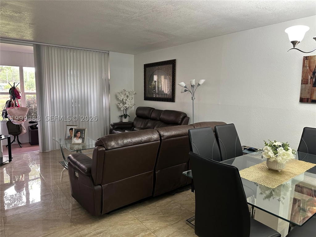 Real estate property located at 8021 Sunrise Lakes Dr #101, Broward, Sunrise Lakes 32 Condo, Sunrise, FL