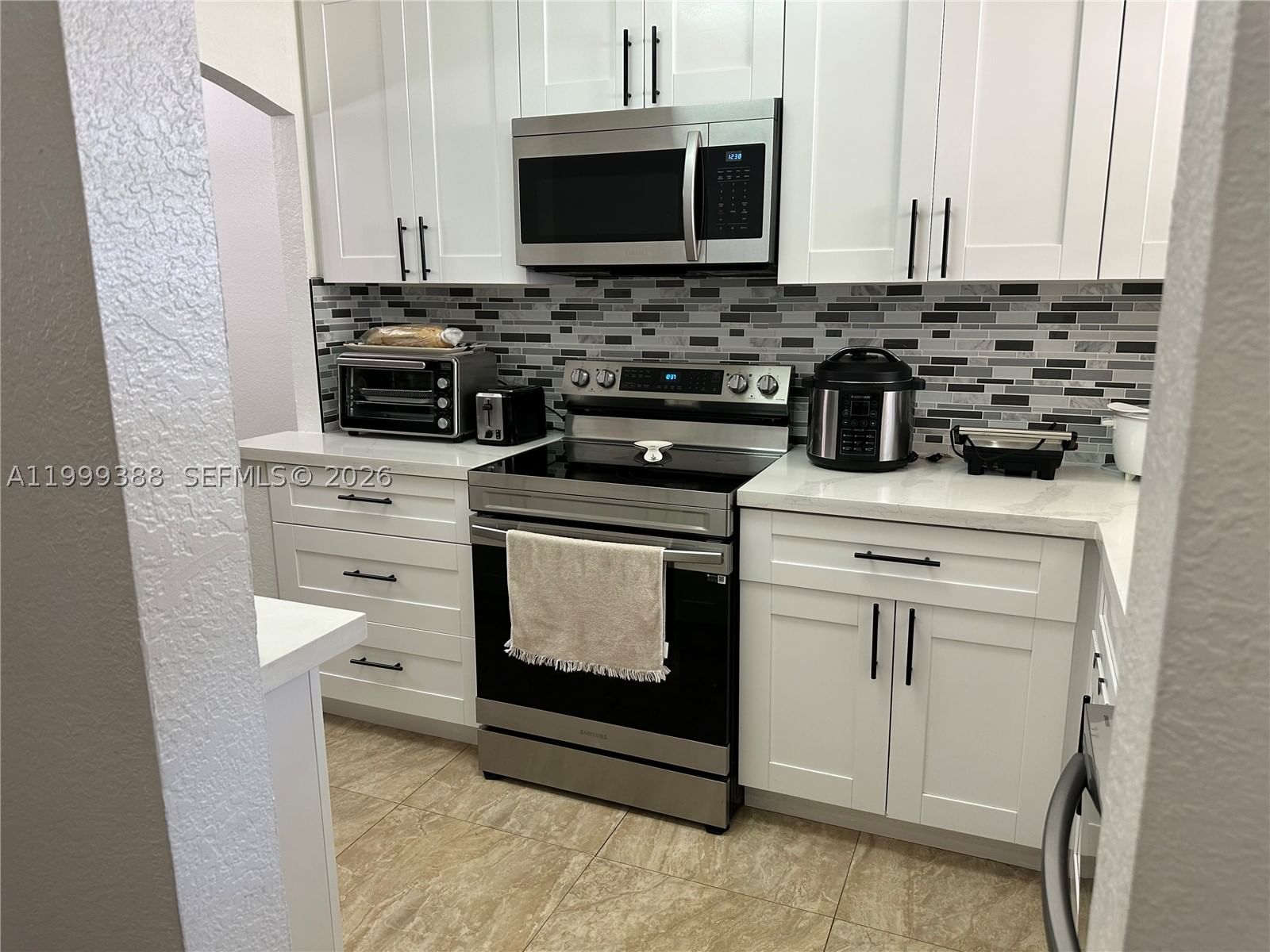 Real estate property located at 8021 Sunrise Lakes Dr #101, Broward, Sunrise Lakes 32 Condo, Sunrise, FL