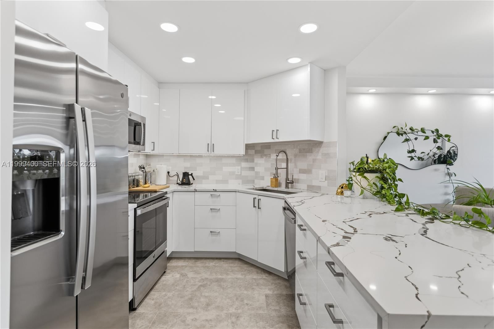 Real estate property located at 340 Sunset Dr #407, Broward, Essex Tower Condo, Fort Lauderdale, FL