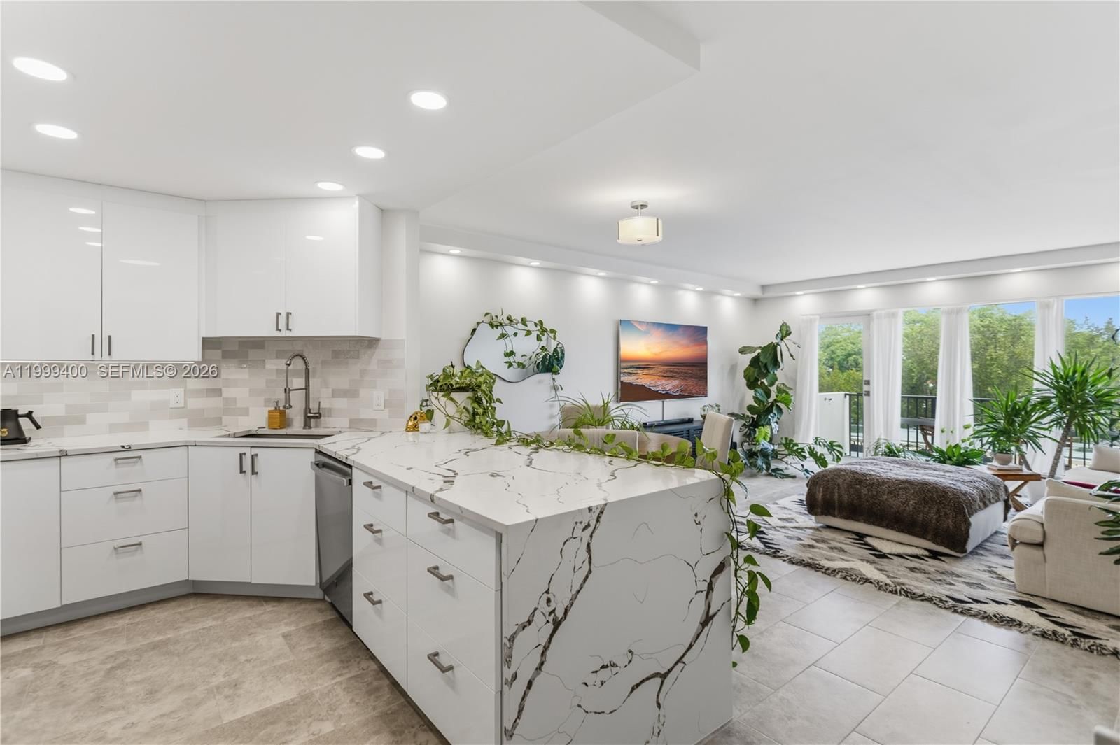 Real estate property located at 340 Sunset Dr #407, Broward, Essex Tower Condo, Fort Lauderdale, FL