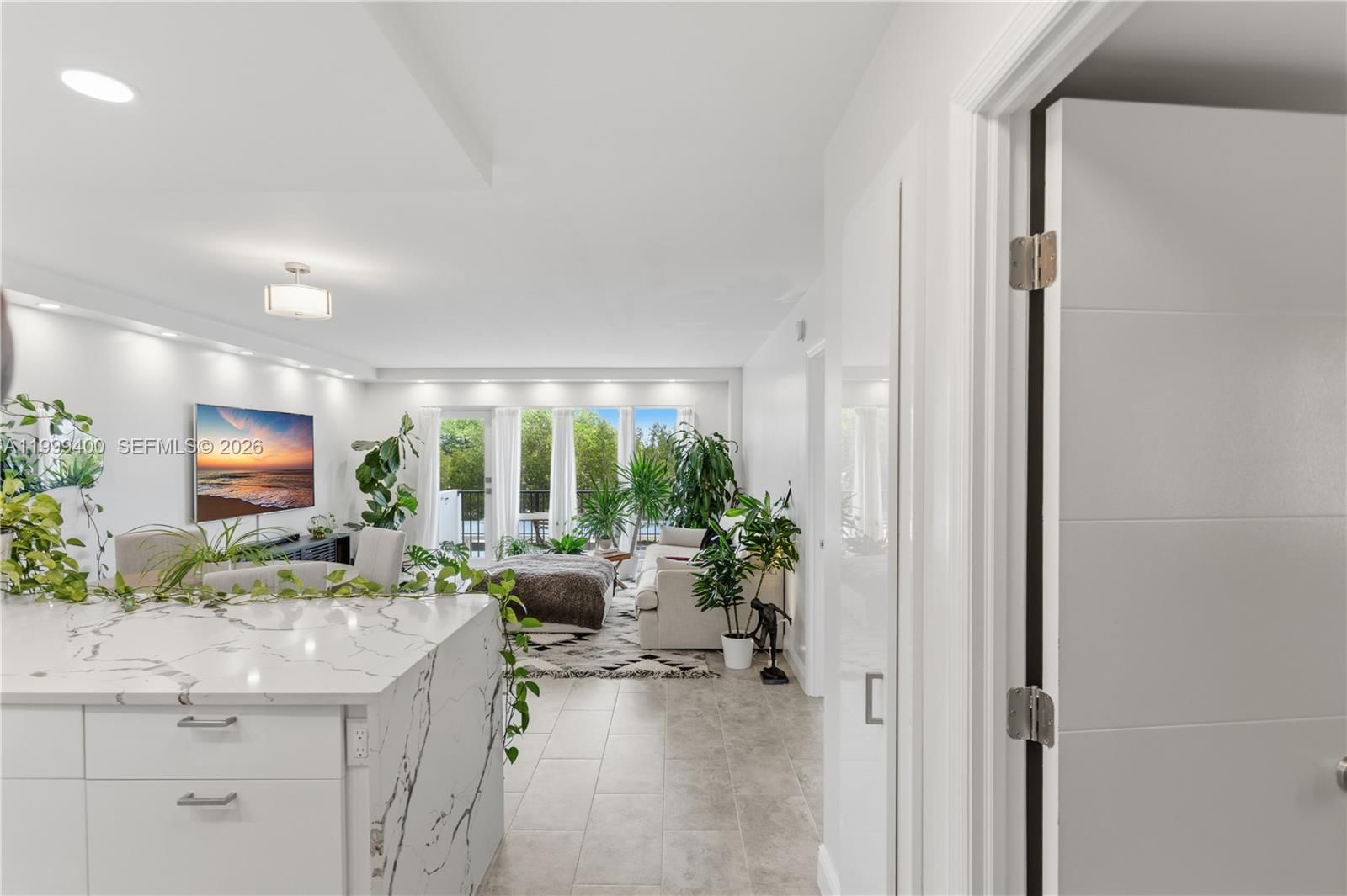 Real estate property located at 340 Sunset Dr #407, Broward, Essex Tower Condo, Fort Lauderdale, FL