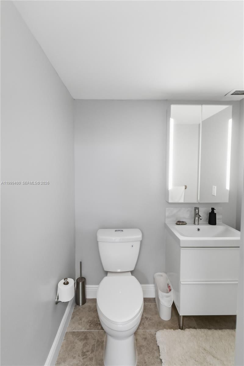 Real estate property located at 340 Sunset Dr #407, Broward, Essex Tower Condo, Fort Lauderdale, FL