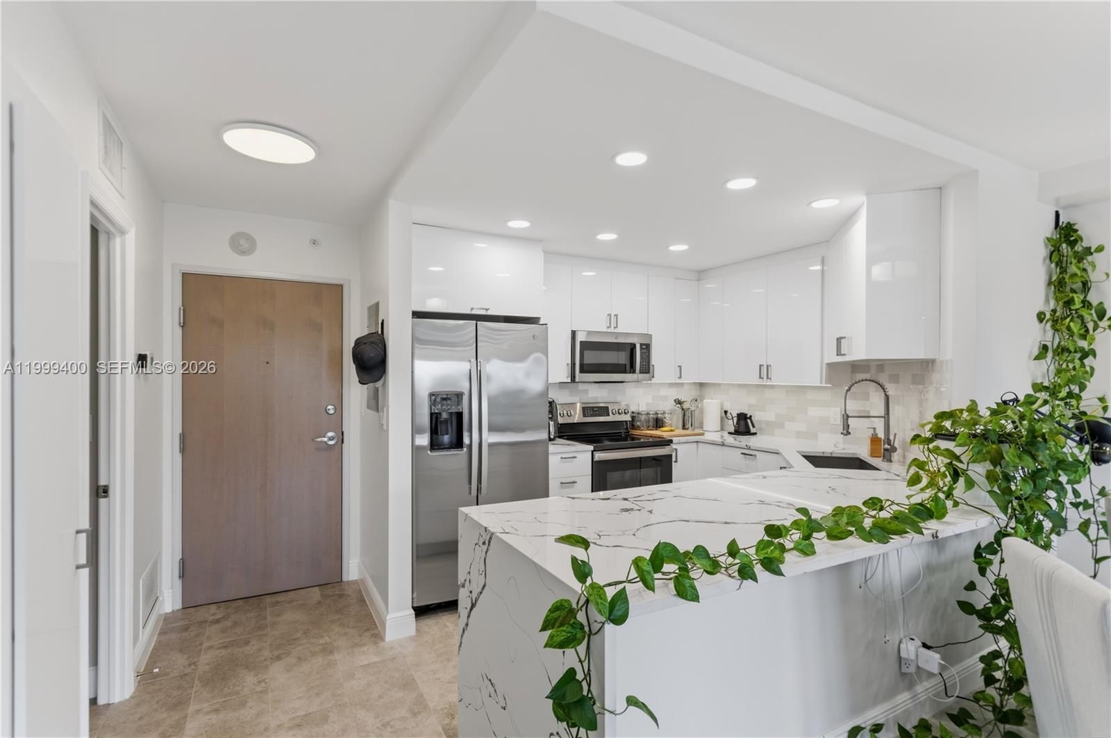 Real estate property located at 340 Sunset Dr #407, Broward, Essex Tower Condo, Fort Lauderdale, FL