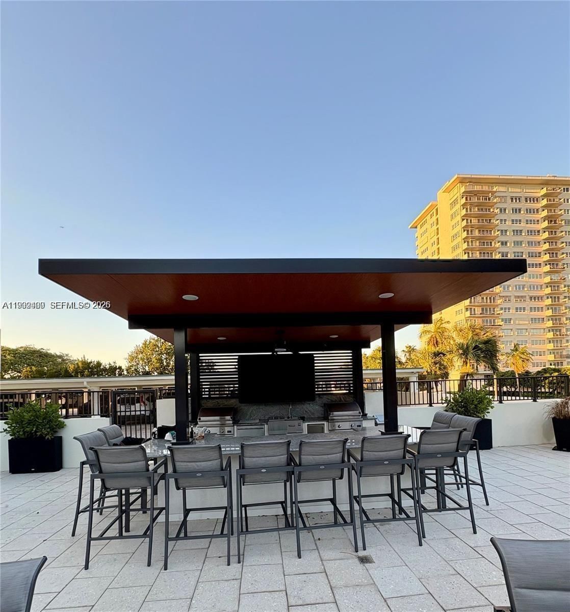 Real estate property located at 340 Sunset Dr #407, Broward, Essex Tower Condo, Fort Lauderdale, FL