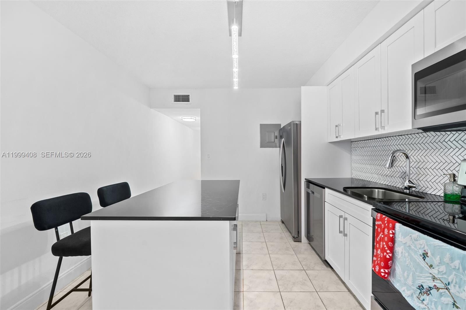 Real estate property located at 515 3rd St #6, Miami-dade, Fifth Avenue Condo, Miami, FL