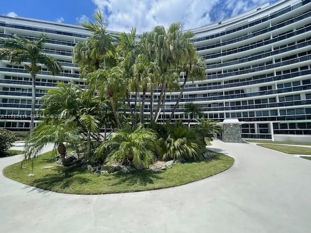 Real estate property located at 900 Bay Dr #311, Miami-dade, King Cole Condo, Miami Beach, FL
