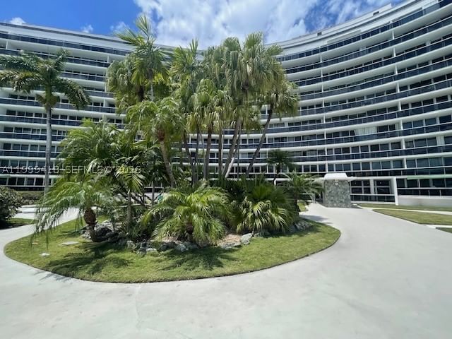 Real estate property located at 900 Bay Dr #311, Miami-dade, King Cole Condo, Miami Beach, FL