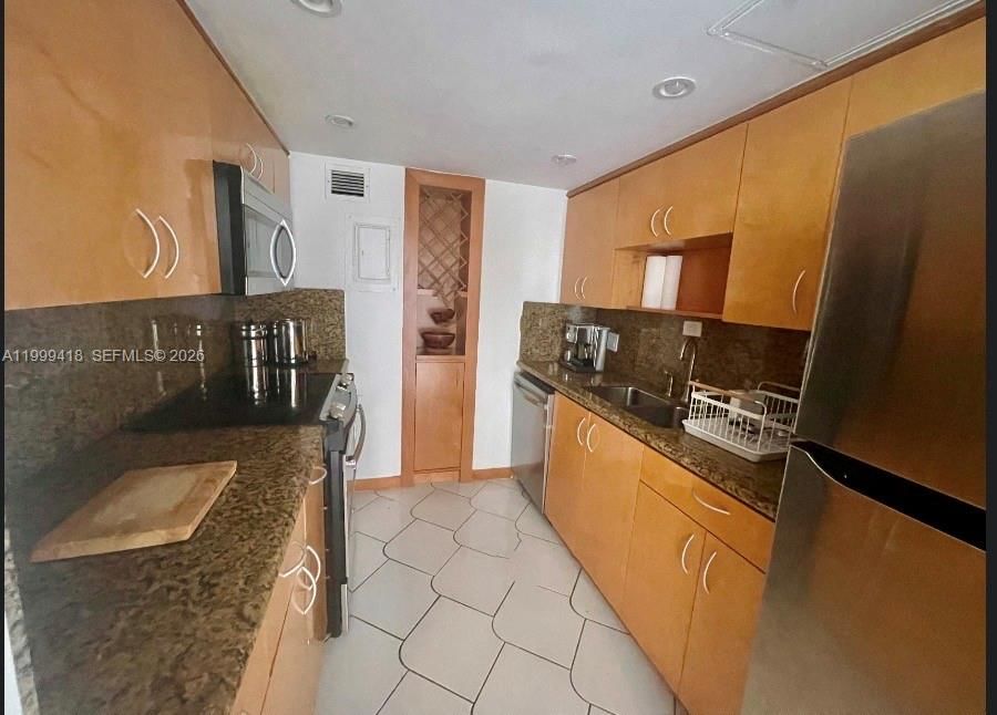 Real estate property located at 900 Bay Dr #311, Miami-dade, King Cole Condo, Miami Beach, FL