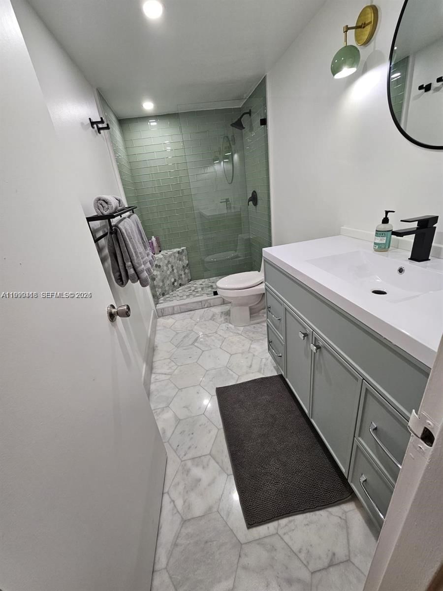 Real estate property located at 900 Bay Dr #311, Miami-dade, King Cole Condo, Miami Beach, FL