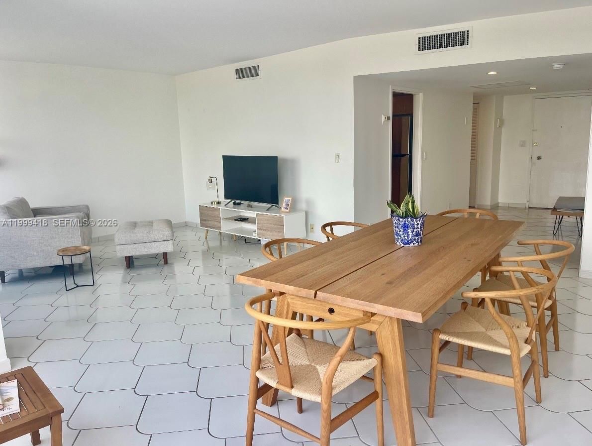 Real estate property located at 900 Bay Dr #311, Miami-dade, King Cole Condo, Miami Beach, FL