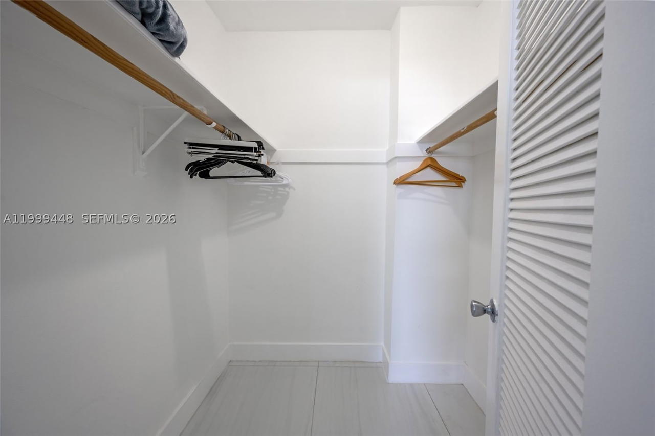 Real estate property located at 4001 Ocean Dr #15B, Broward, Sian Ocean Residences Con, Hollywood, FL