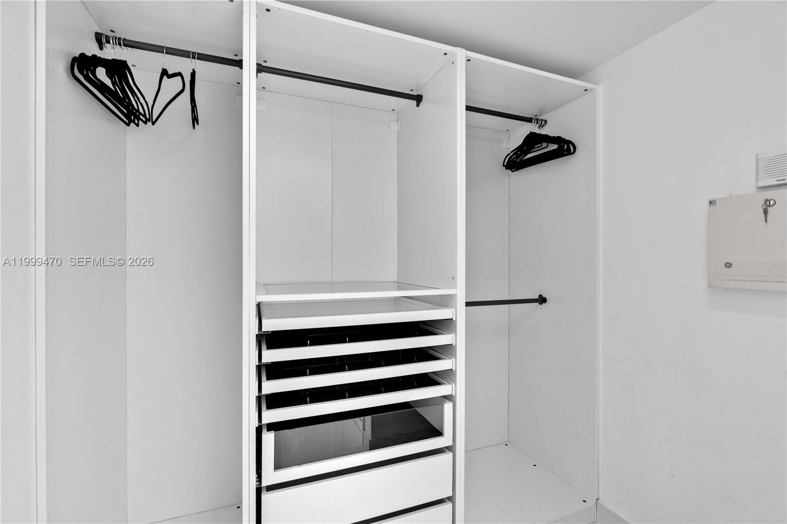 Real estate property located at 1200 Brickell Bay Dr #2017, Miami-dade, The Club At Brickell Bay, Miami, FL