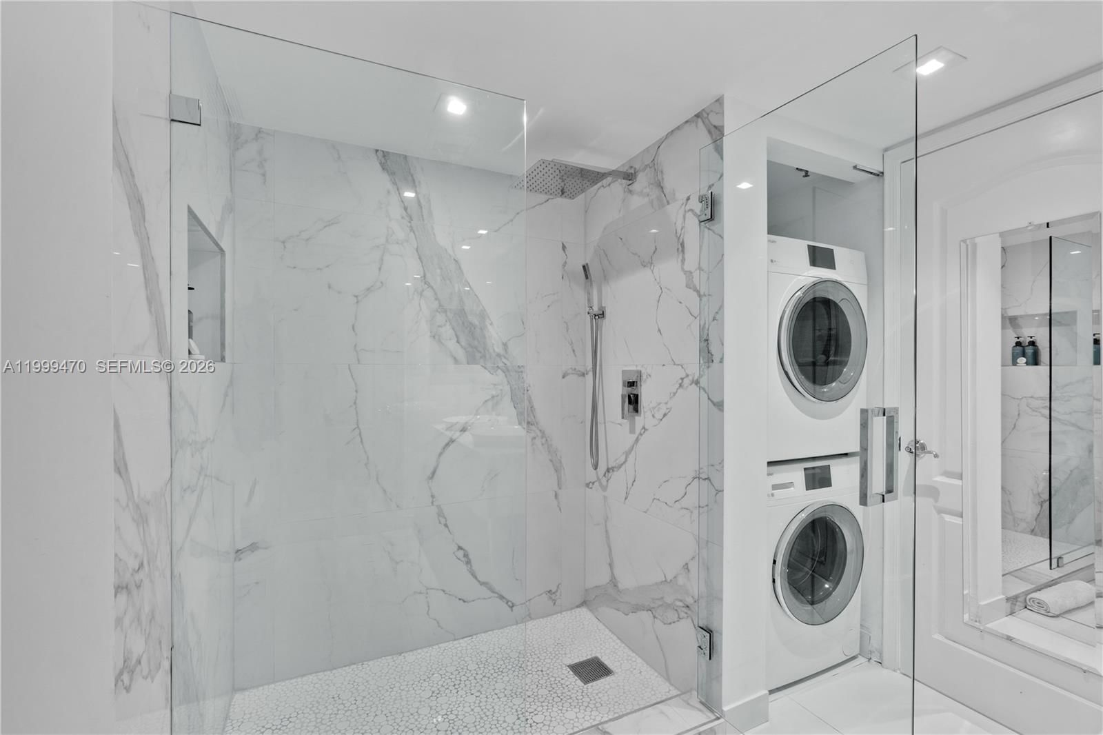 Real estate property located at 1200 Brickell Bay Dr #2017, Miami-dade, The Club At Brickell Bay, Miami, FL