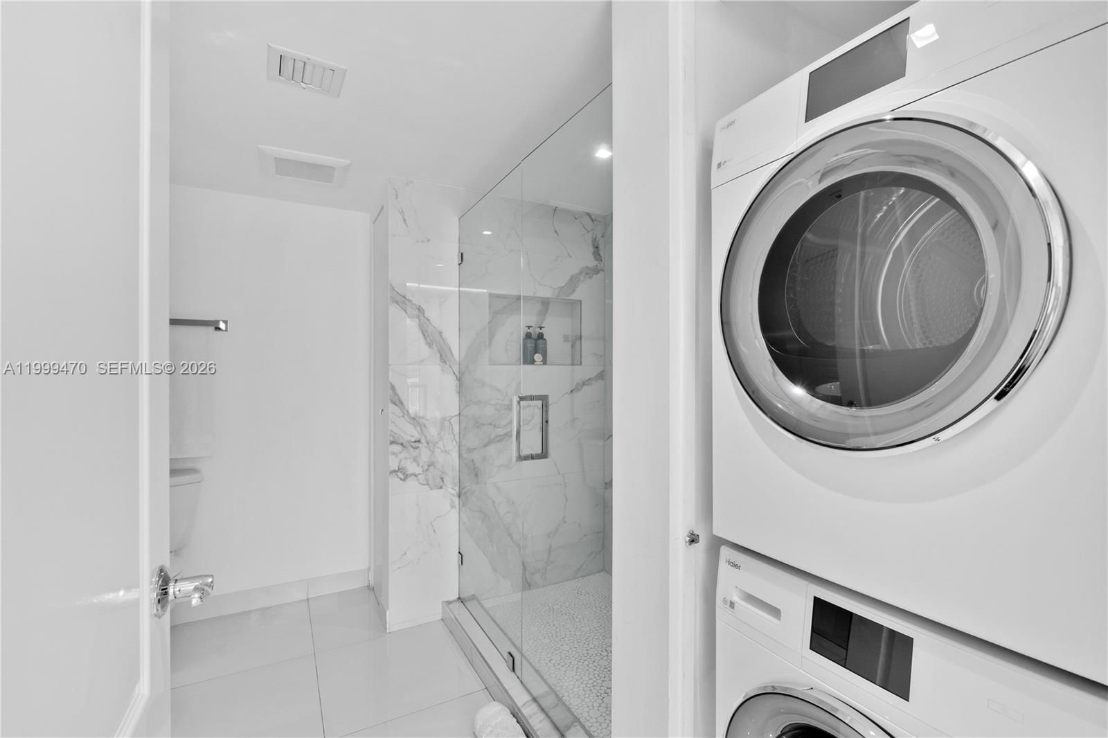 Real estate property located at 1200 Brickell Bay Dr #2017, Miami-dade, The Club At Brickell Bay, Miami, FL