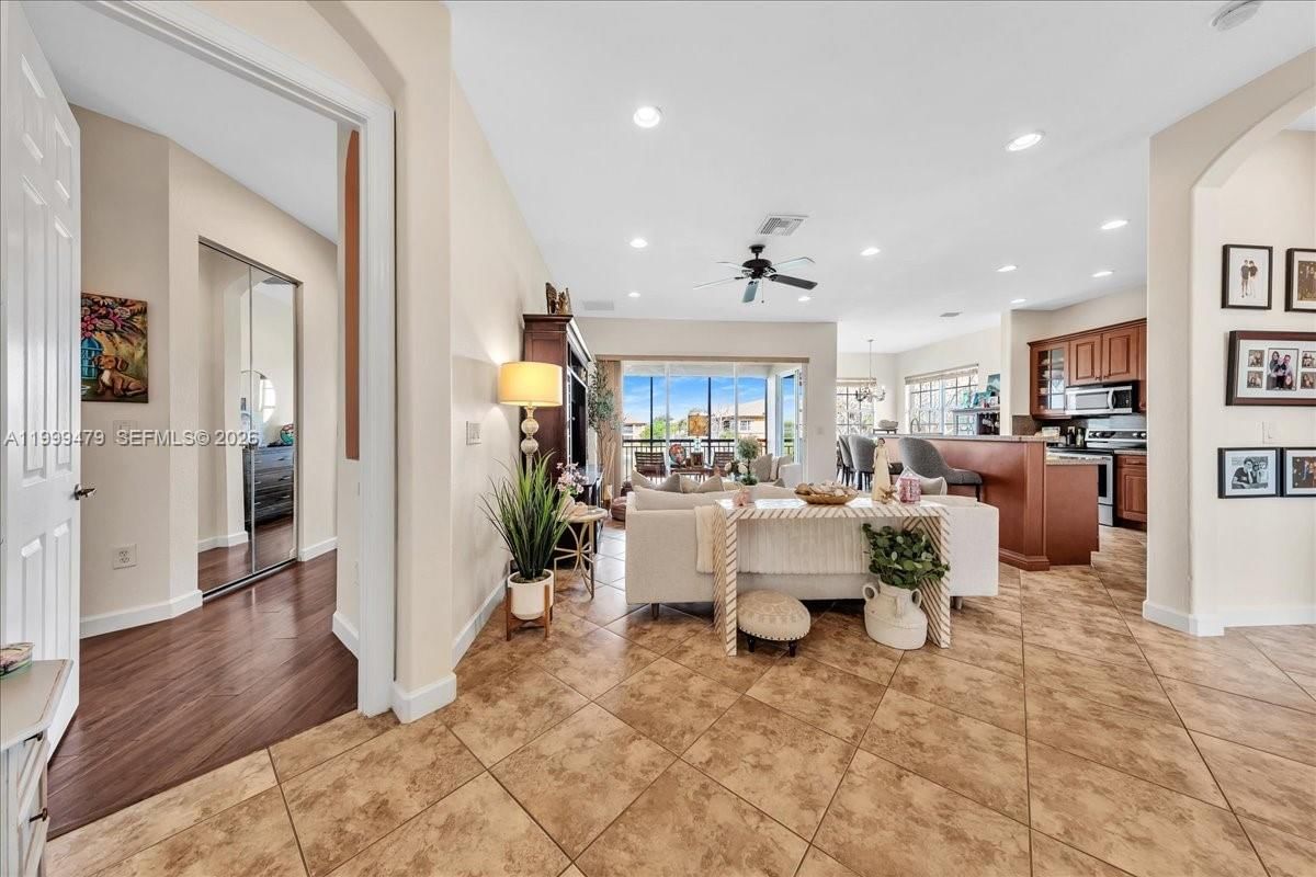 Real estate property located at 8275 127th Ln #34-F, Broward, Cypress Pointe Iv At Hero, Parkland, FL