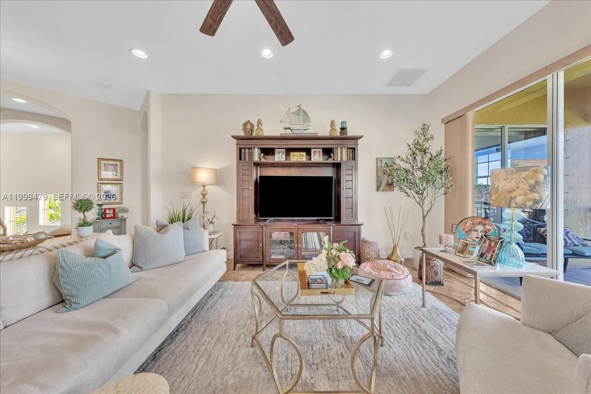 Real estate property located at 8275 127th Ln #34-F, Broward, Cypress Pointe Iv At Hero, Parkland, FL