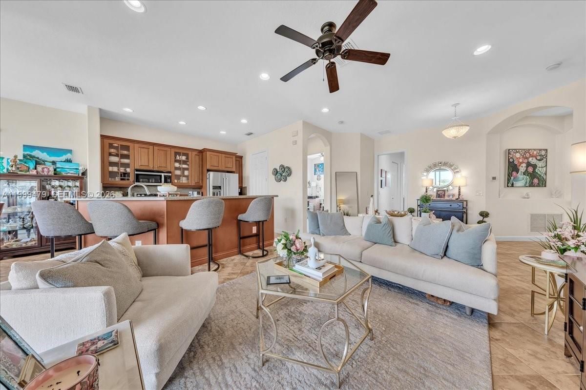 Real estate property located at 8275 127th Ln #34-F, Broward, Cypress Pointe Iv At Hero, Parkland, FL