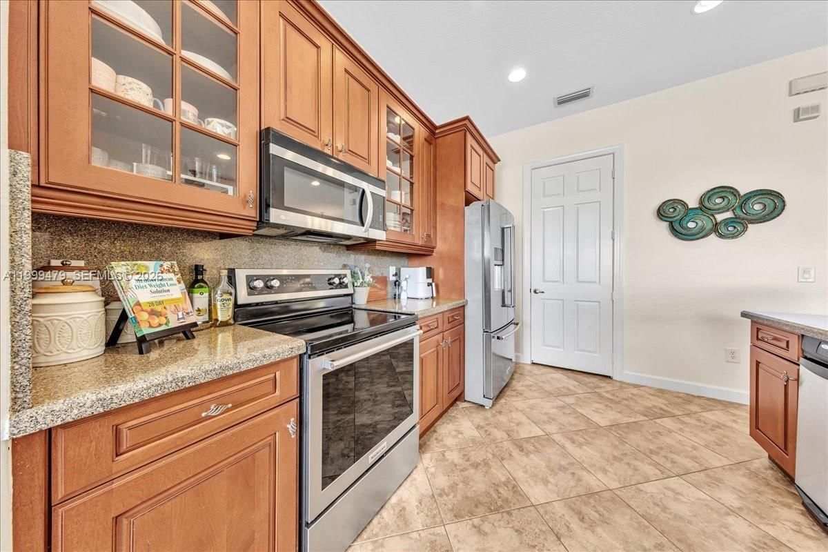 Real estate property located at 8275 127th Ln #34-F, Broward, Cypress Pointe Iv At Hero, Parkland, FL