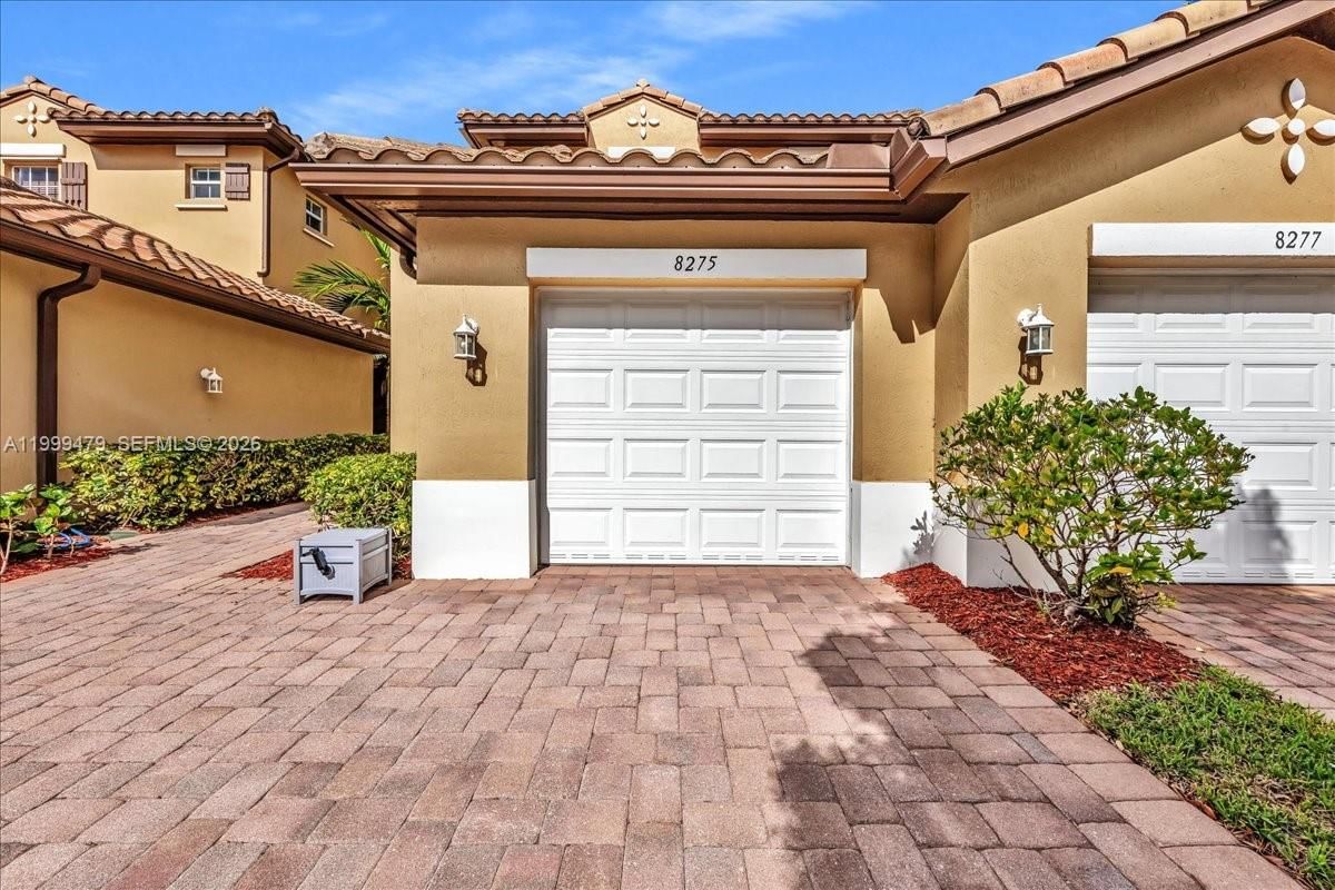 Real estate property located at 8275 127th Ln #34-F, Broward, Cypress Pointe Iv At Hero, Parkland, FL