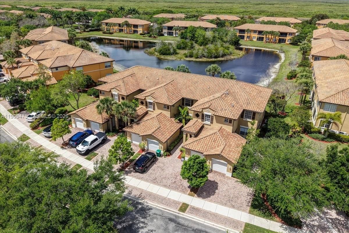 Real estate property located at 8275 127th Ln #34-F, Broward, Cypress Pointe Iv At Hero, Parkland, FL