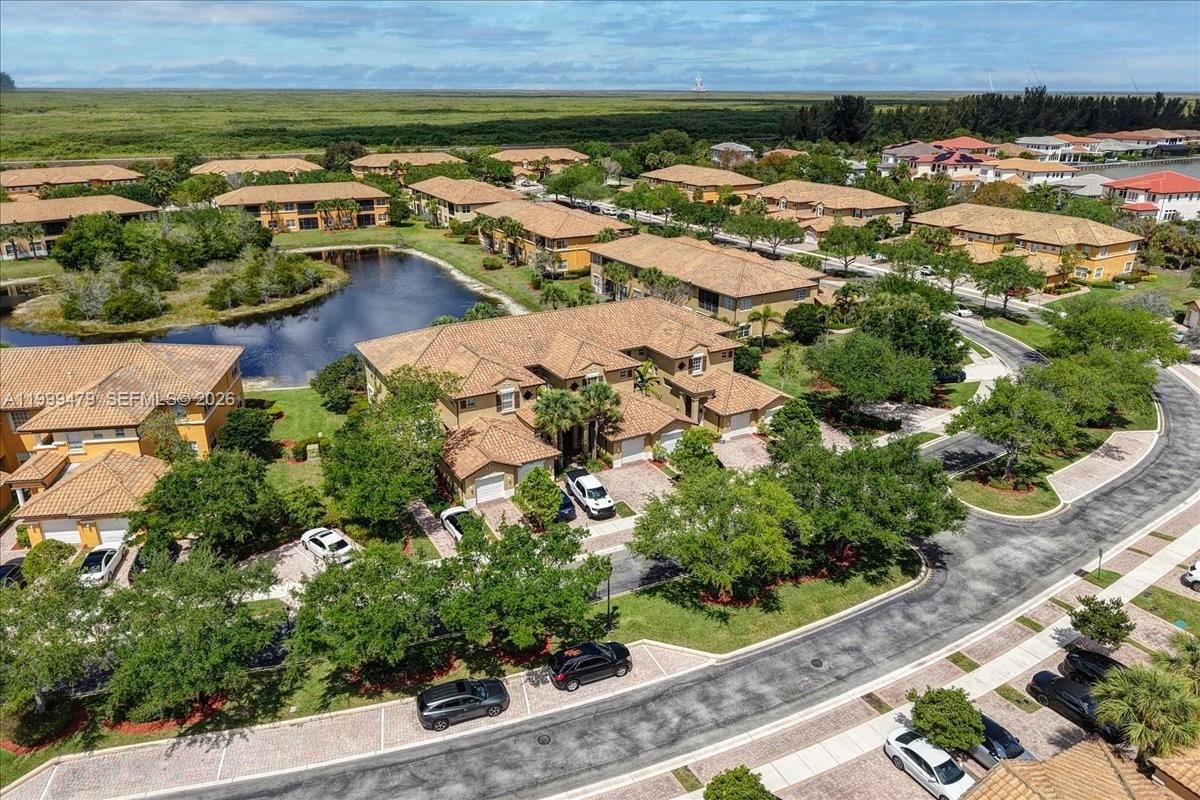 Real estate property located at 8275 127th Ln #34-F, Broward, Cypress Pointe Iv At Hero, Parkland, FL