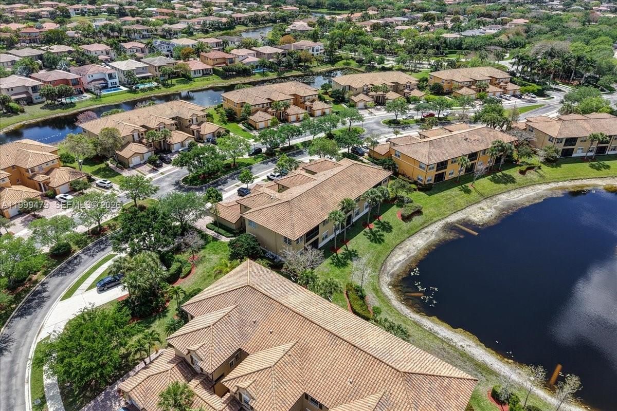 Real estate property located at 8275 127th Ln #34-F, Broward, Cypress Pointe Iv At Hero, Parkland, FL