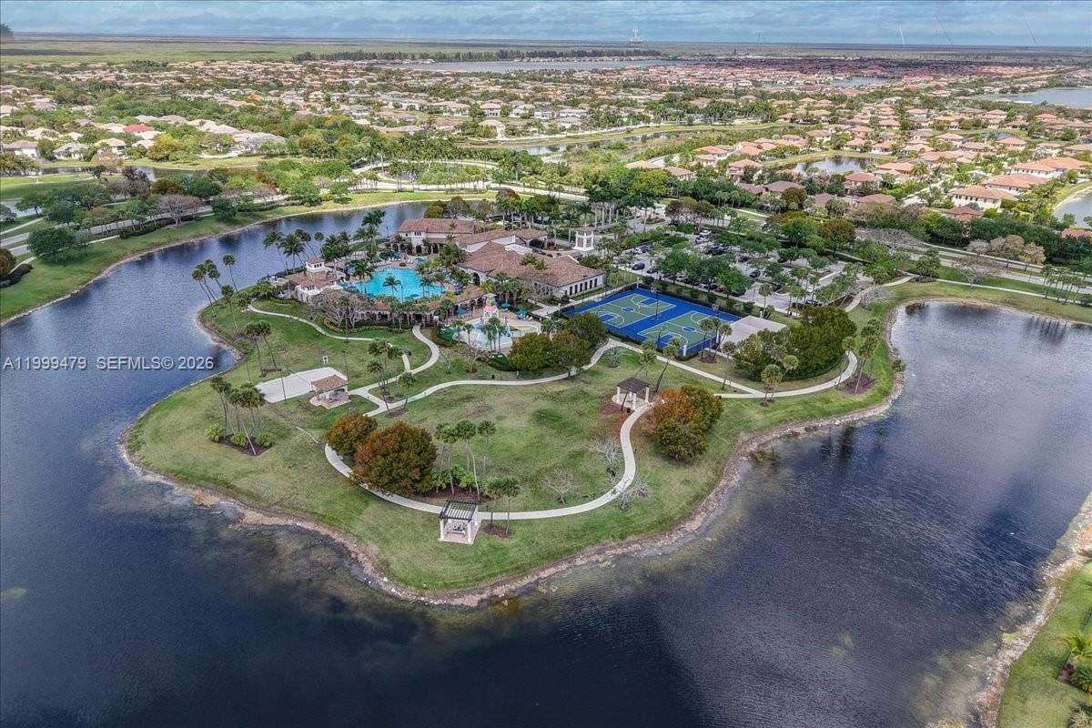 Real estate property located at 8275 127th Ln #34-F, Broward, Cypress Pointe Iv At Hero, Parkland, FL