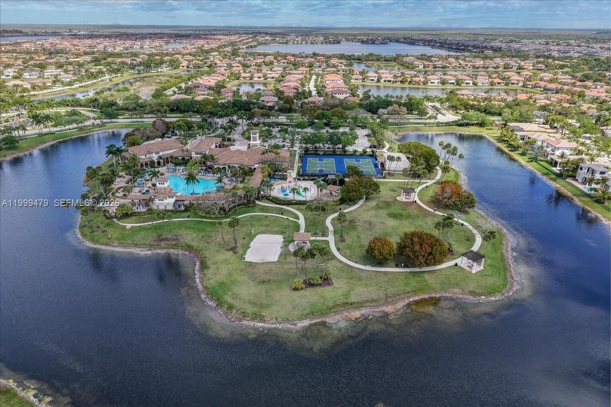 Real estate property located at 8275 127th Ln #34-F, Broward, Cypress Pointe Iv At Hero, Parkland, FL