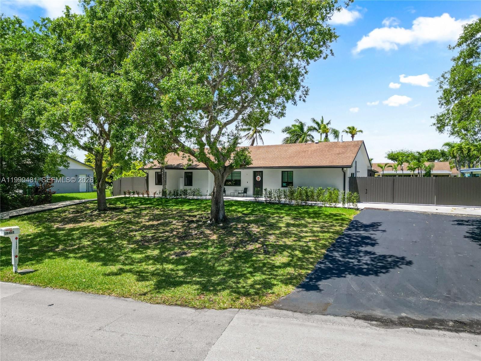 Real estate property located at 18462 88th Pl, Miami-dade, Bel-aire Sec 23, Cutler Bay, FL