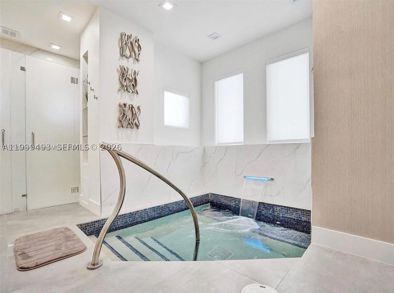 Real estate property located at 4775 Collins Ave #3608, Miami-dade, Green Diamond Condo, Miami Beach, FL