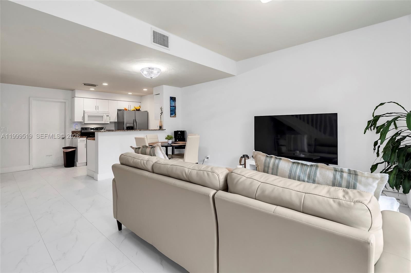 Real estate property located at 1492 Veracruz Ln #4-4, Broward, Sectors 3 & 4 Boundary Pl, Weston, FL