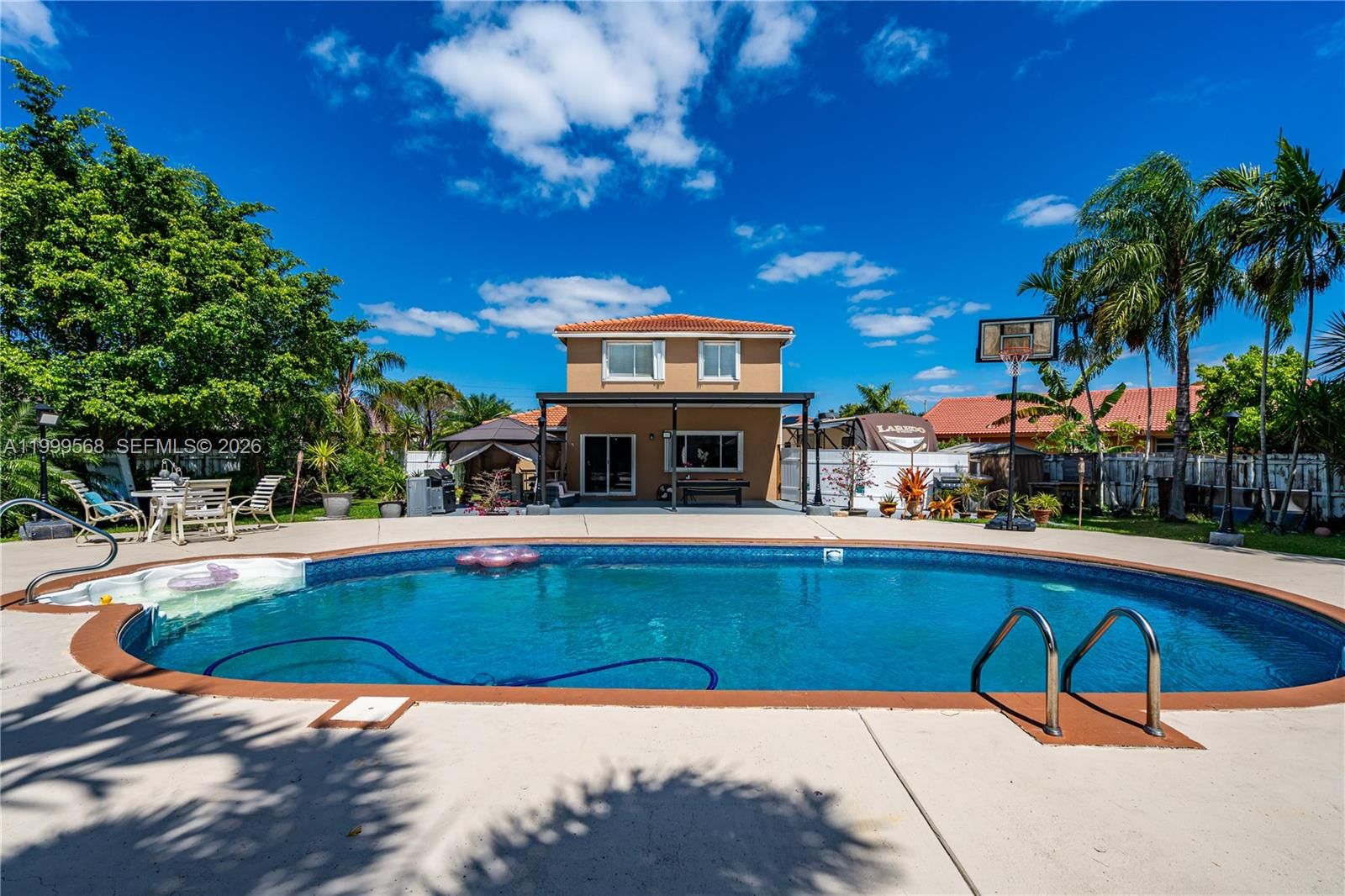 Real estate property located at 13790 174th St, Miami-dade, Weitzer Serena Lakes Esta, Miami, FL