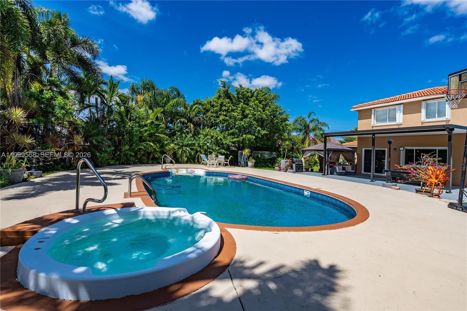 Real estate property located at 13790 174th St, Miami-dade, Weitzer Serena Lakes Esta, Miami, FL