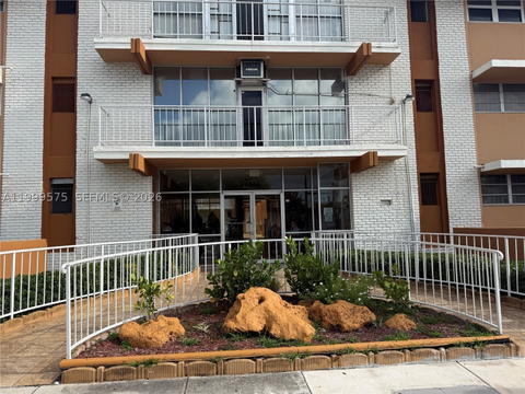 Real estate property located at 3881 Flagler St #318, Miami-dade, 3881 West Flagler Condo, Miami, FL