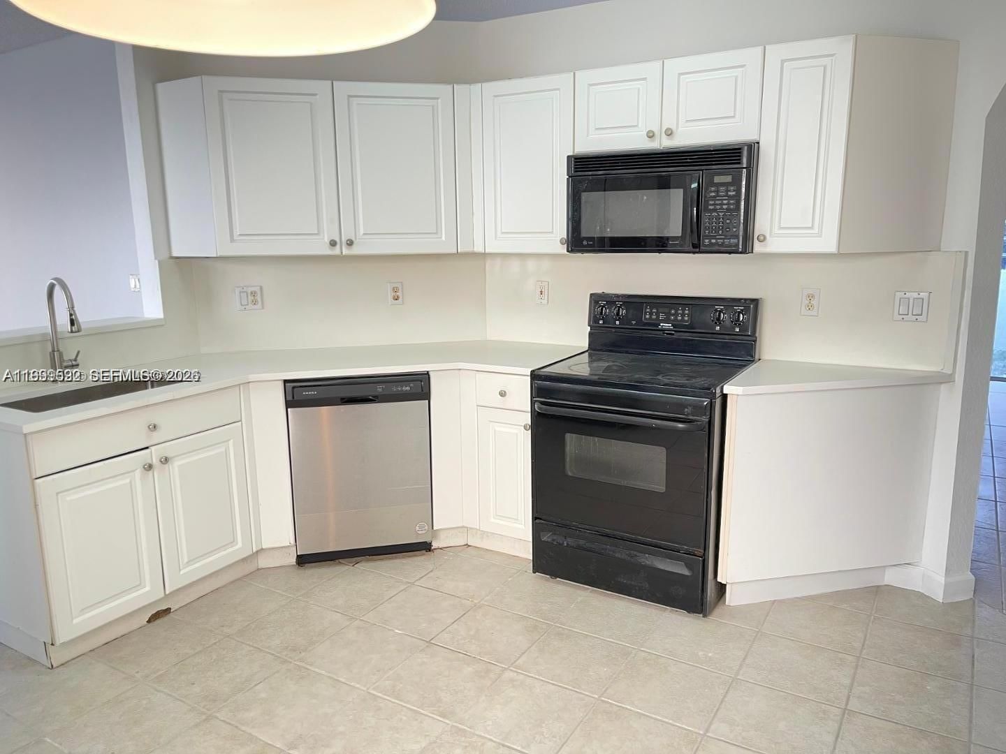 Real estate property located at 8784 213th Ln, Miami-dade, Lakes By The Bay Sec 12, Cutler Bay, FL