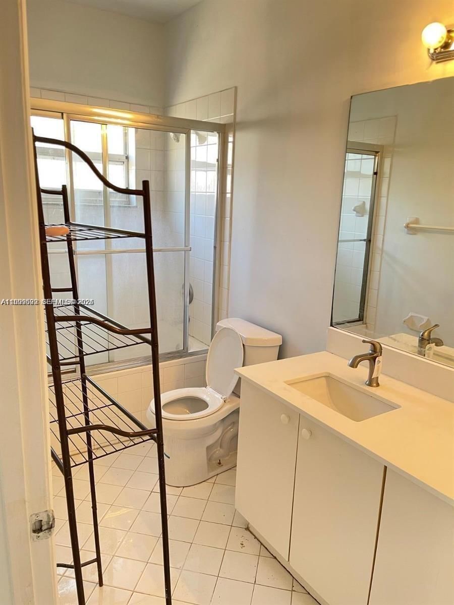 Real estate property located at 8784 213th Ln, Miami-dade, Lakes By The Bay Sec 12, Cutler Bay, FL