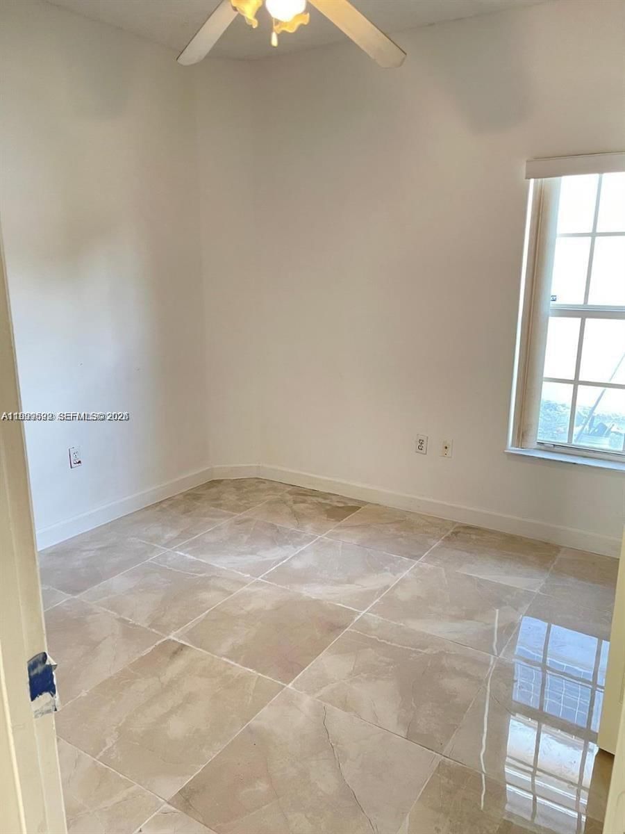 Real estate property located at 8784 213th Ln, Miami-dade, Lakes By The Bay Sec 12, Cutler Bay, FL