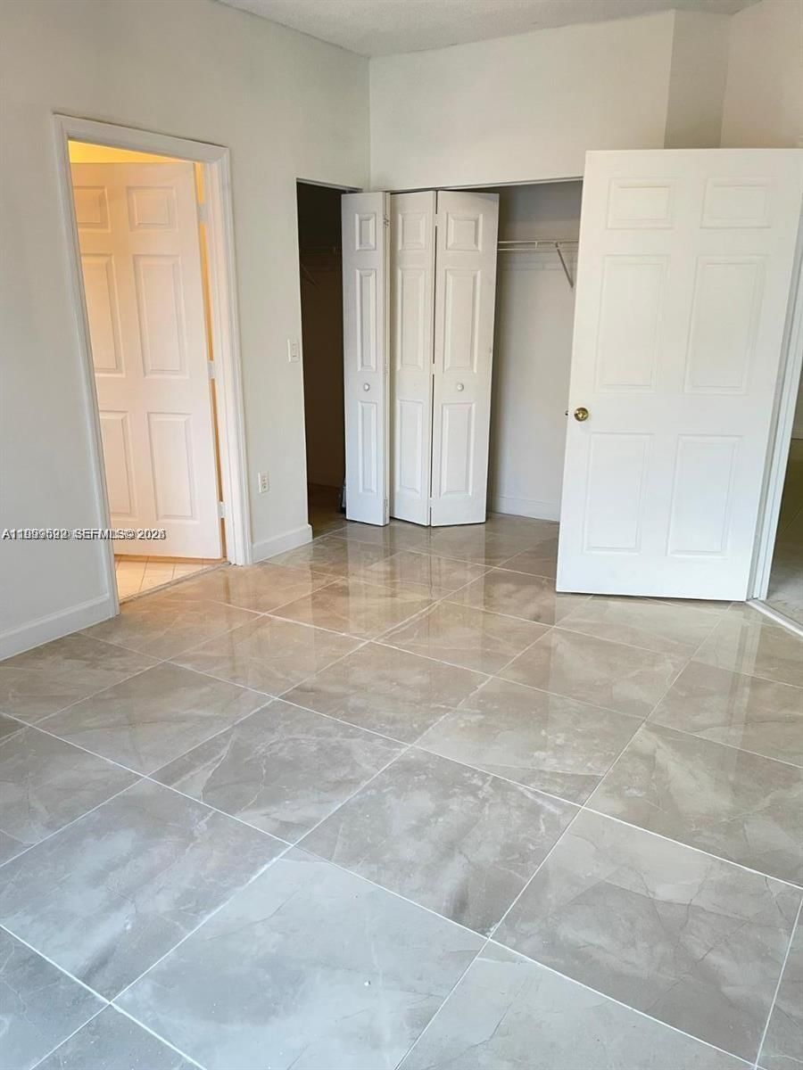 Real estate property located at 8784 213th Ln, Miami-dade, Lakes By The Bay Sec 12, Cutler Bay, FL