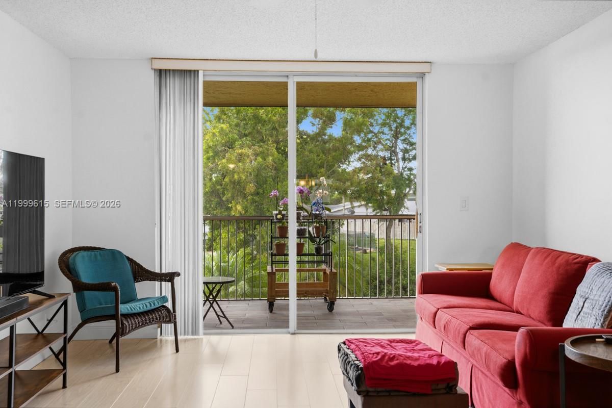 Real estate property located at 6870 Royal Palm Blvd #209M, Broward, Royal Park Gardens Iii-m, Margate, FL